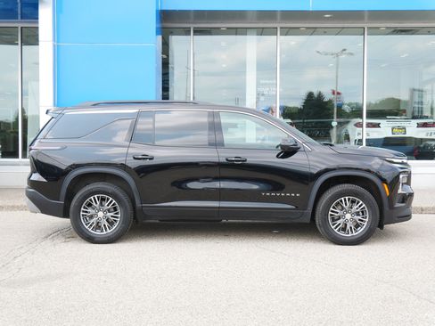 Certified 2024 Chevrolet Traverse LT w/ Trailering Package AWD/4WD image 2