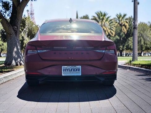Certified 2022 Hyundai Elantra SEL FWD image 6