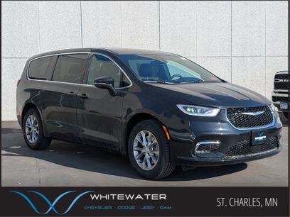 New 2026 Chrysler Pacifica Select