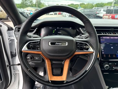 Certified 2023 Jeep Grand Cherokee L Summit AWD/4WD image 10