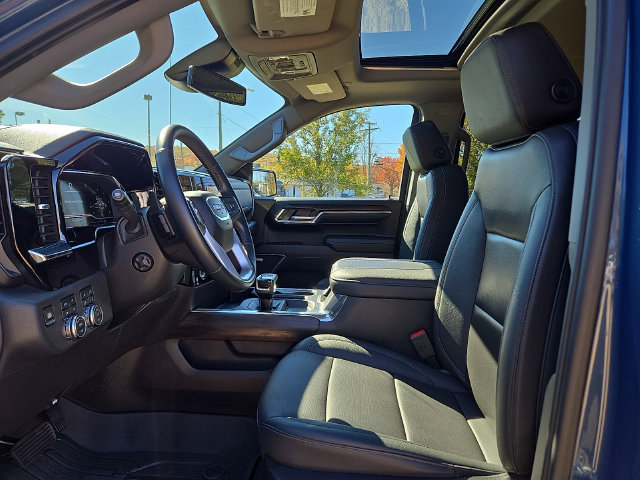 Used 2024 GMC Sierra 1500 SLT w/ SLT Premium Package AWD/4WD image 2