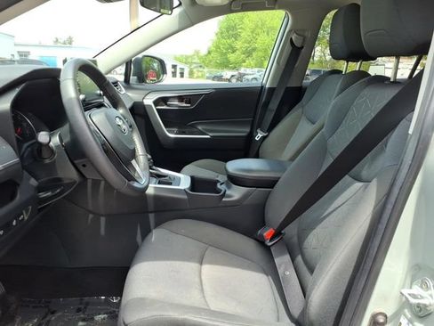 Used 2022 Toyota RAV4 XLE w/ Convenience Package AWD/4WD image 9