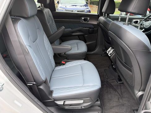 Used 2025 Kia Sorento SX Prestige AWD/4WD image 15