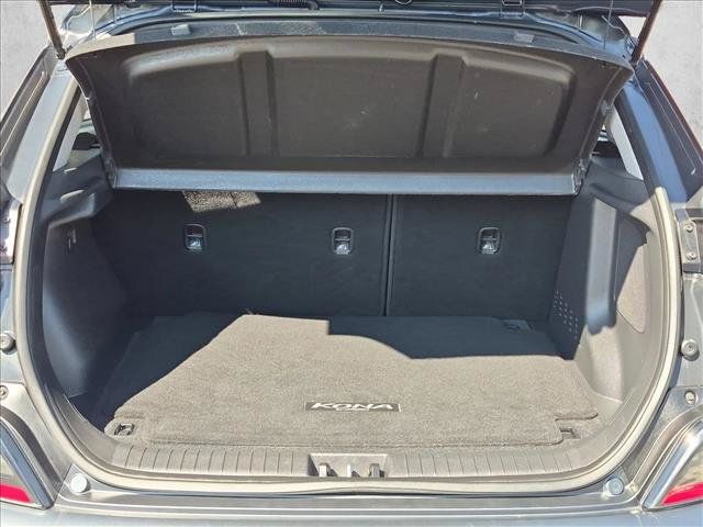 Used 2023 Hyundai Kona Limited AWD/4WD image 6