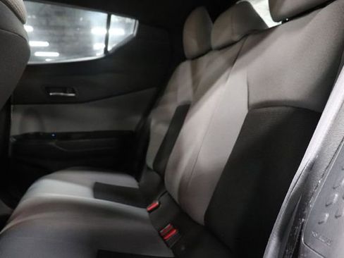 Used 2019 Toyota C-HR XLE FWD image 18