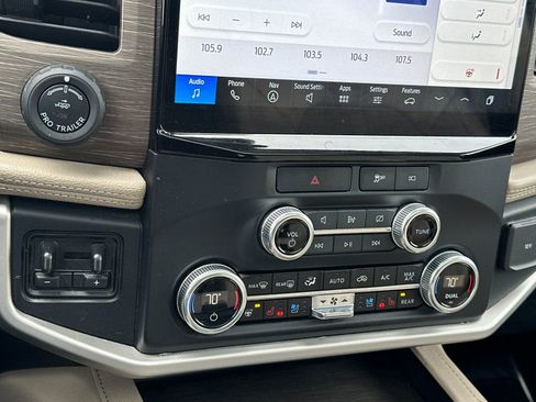 Used 2023 Ford Expedition Max Limited image 21