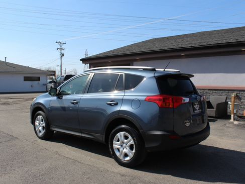Used 2013 Toyota RAV4 LE AWD/4WD image 9