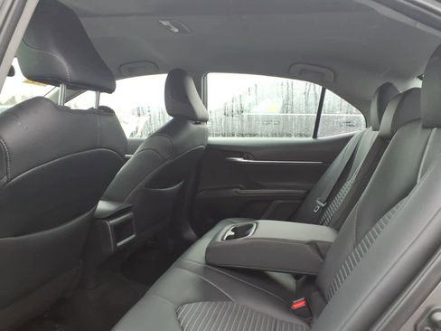 Used 2024 Toyota Camry SE image 14