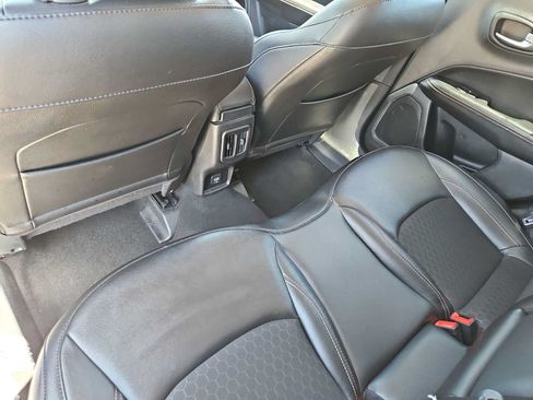 Used 2020 Jeep Compass Latitude AWD/4WD image 18