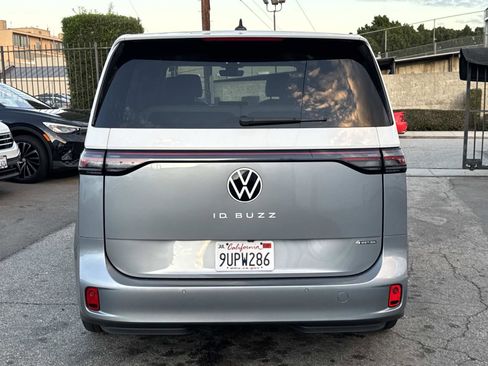 Certified 2025 Volkswagen ID. Buzz 1st Edition image 4