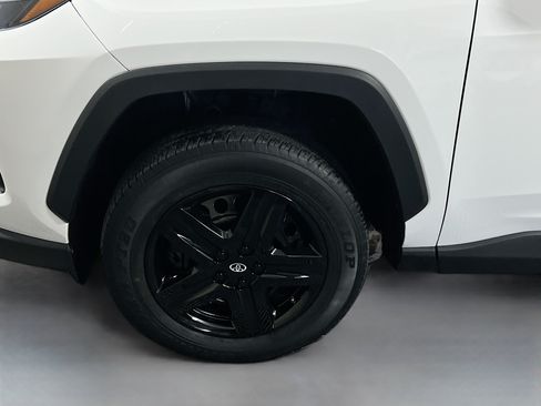 Used 2023 Toyota RAV4 LE FWD image 13