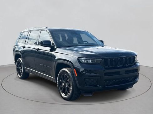 Used 2024 Jeep Grand Cherokee L Laredo AWD/4WD image 3