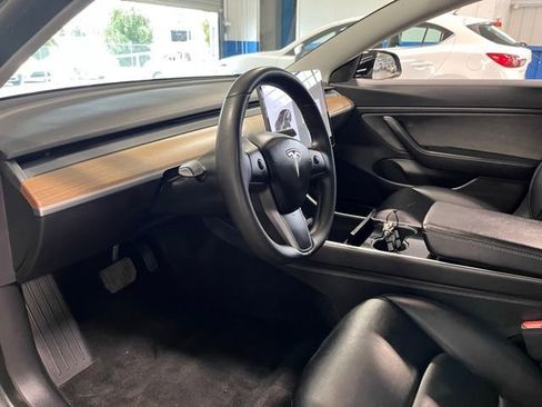 Used 2019 Tesla Model 3 image 21