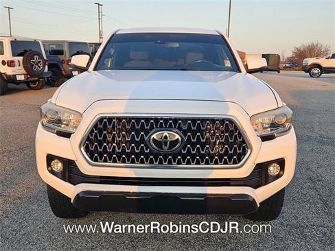 Used 2019 Toyota Tacoma TRD Off-Road image 2