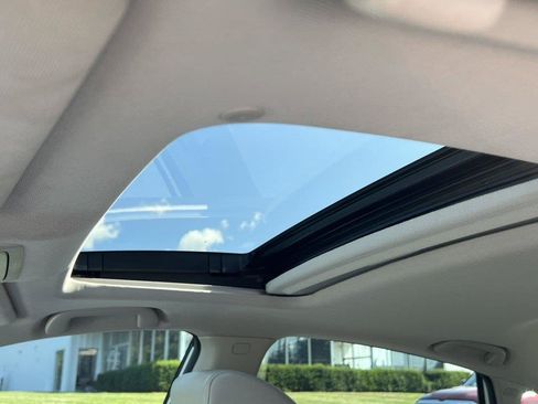 Used 2018 Honda Accord Touring image 18