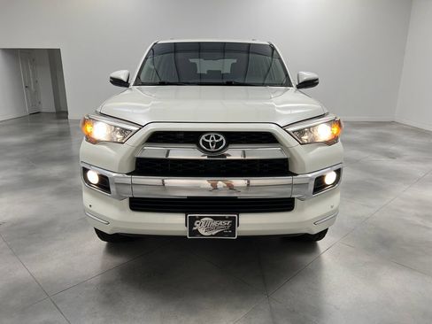 Used 2018 Toyota 4Runner Limited w/ Four Season Floor Mat Package AWD/4WD image 3