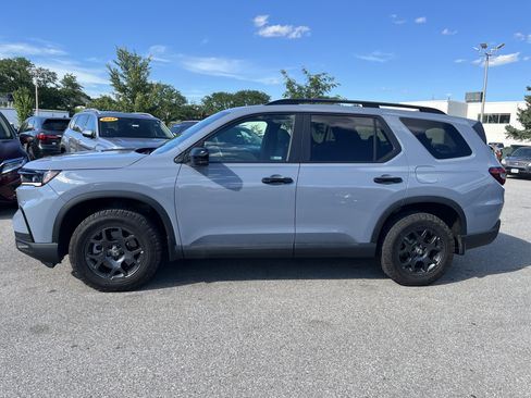 Used 2024 Honda Pilot TrailSport image 7