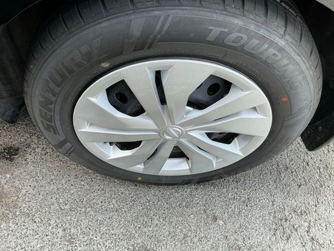 Used 2023 Nissan Versa S image 8