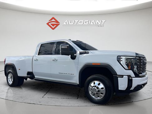 Used 2024 GMC Sierra 3500 Denali Ultimate AWD/4WD image 10
