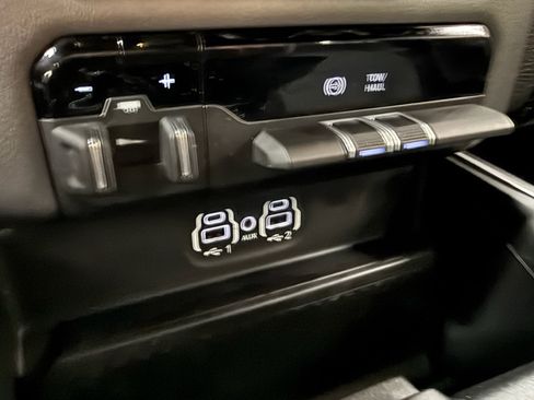 Used 2022 RAM 2500 Big Horn w/ Level A Equipment Group AWD/4WD image 40