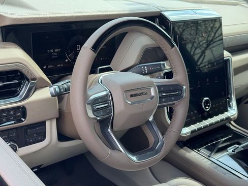 New 2025 GMC Yukon XL Denali w/ Denali Reserve Package image 17