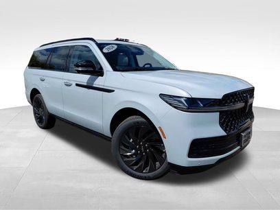 New 2026 Lincoln Navigator Reserve w/ Jet Appearance Package