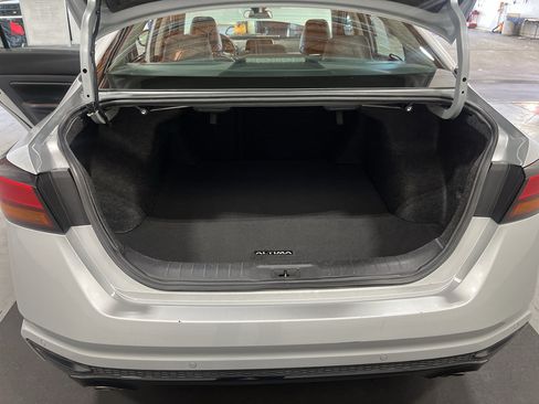 Used 2024 Nissan Altima 2.5 SR FWD image 26