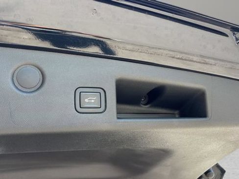 Used 2022 Chevrolet Equinox LT FWD image 33