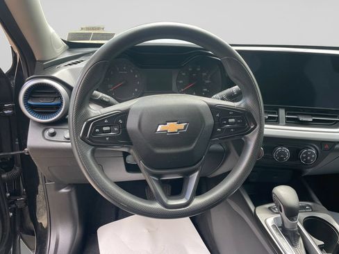 Used 2024 Chevrolet Trax LS FWD image 24