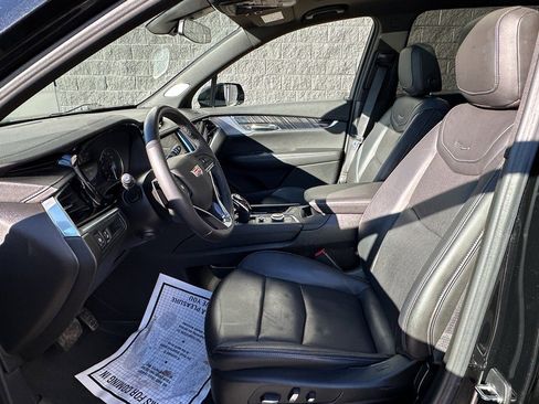 Certified 2023 Cadillac XT6 Premium Luxury image 17