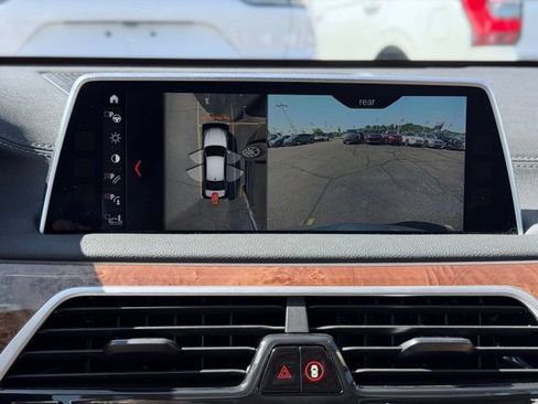 Used 2018 BMW 750i RWD image 52