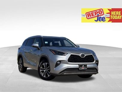 Used 2023 Toyota Highlander XLE