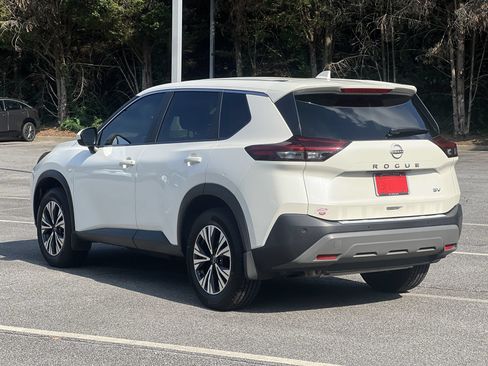 Certified 2023 Nissan Rogue SV FWD image 22