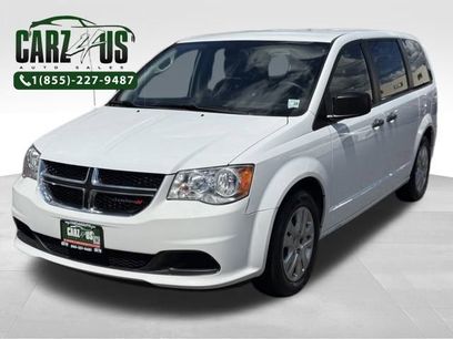 Used 2019 Dodge Grand Caravan SE w/ UConnect Hands-Free Group