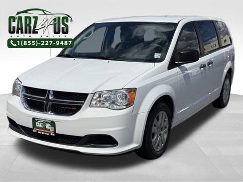 Used 2019 Dodge Grand Caravan SE w/ UConnect Hands-Free Group image 1
