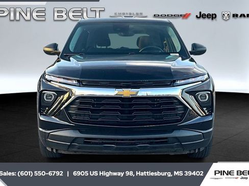 Used 2024 Chevrolet TrailBlazer LS image 3