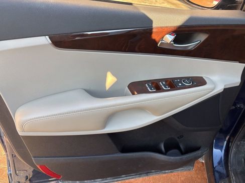 Used 2018 Kia Sorento LX image 11