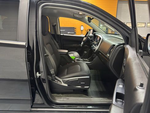 Used 2018 GMC Canyon SLE w/ Nightfall Edition image 18