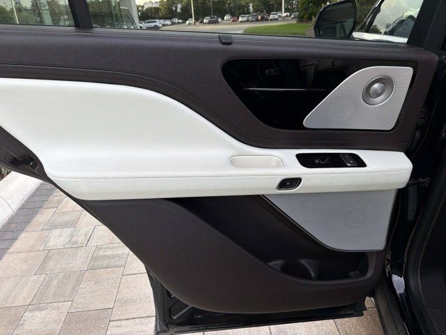 Used 2021 Lincoln Aviator Black Label Grand Touring w/ Class IV Trailer Tow Package AWD/4WD image 15