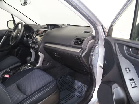 Used 2014 Subaru Forester 2.5i Premium AWD/4WD image 39