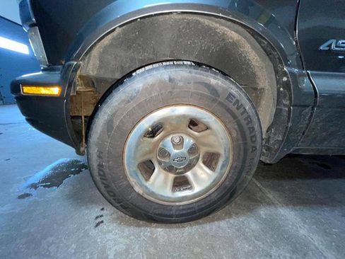 Used 1999 Chevrolet Astro AWD image 11