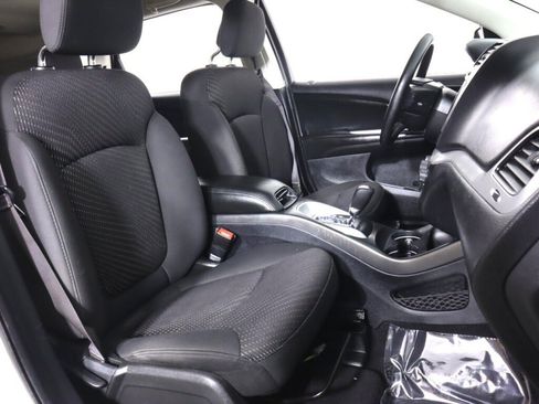 Used 2018 Dodge Journey SXT FWD image 35