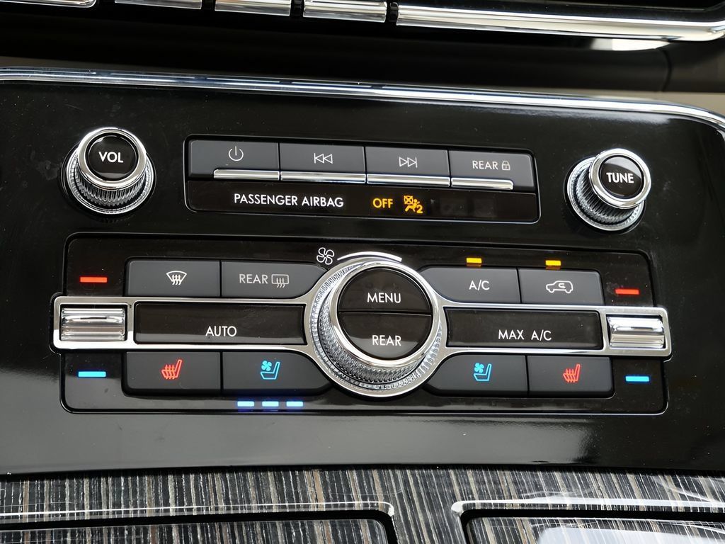 Used 2024 Lincoln Navigator L Black Label AWD/4WD image 23