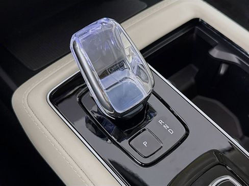 New 2026 Volvo XC90 T8 Ultra w/ Protection Package Premier image 17