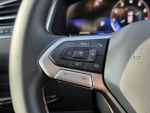 Used 2023 Volkswagen Tiguan SE image 27