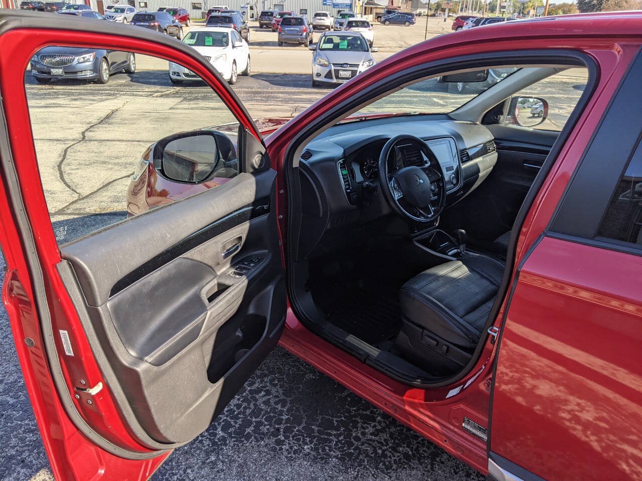 Used 2019 Mitsubishi Outlander SEL AWD/4WD image 9