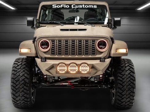 Used 2025 Jeep Wrangler Sport image 7