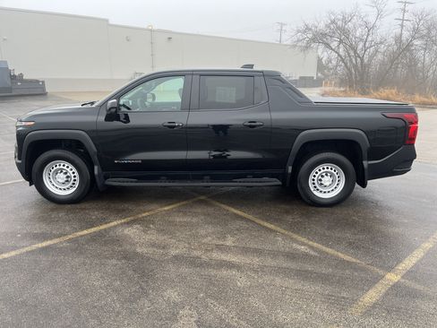 Used 2025 Chevrolet Silverado EV W/T image 3