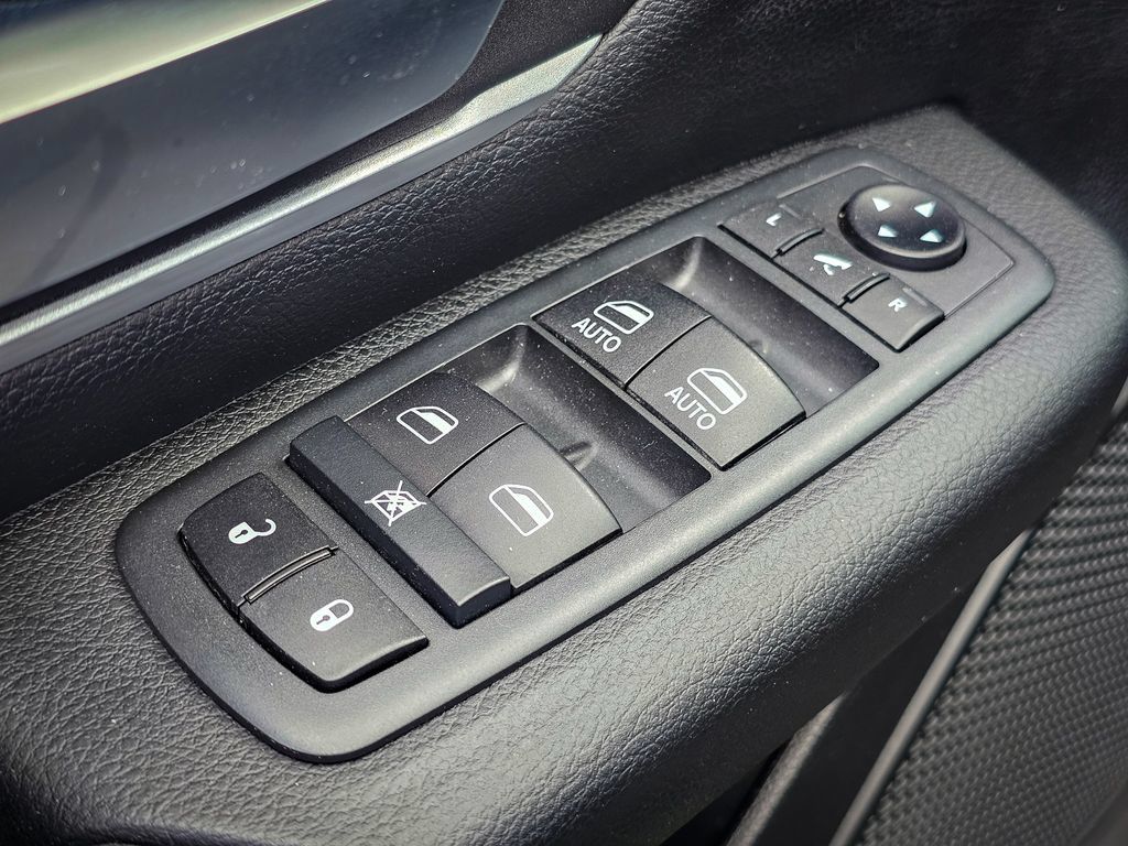 Used 2020 RAM 1500 Big Horn AWD/4WD image 11
