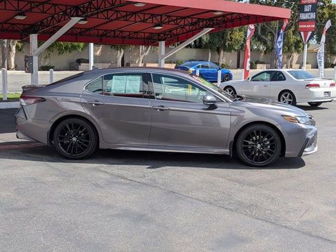 Used 2023 Toyota Camry XSE image 4